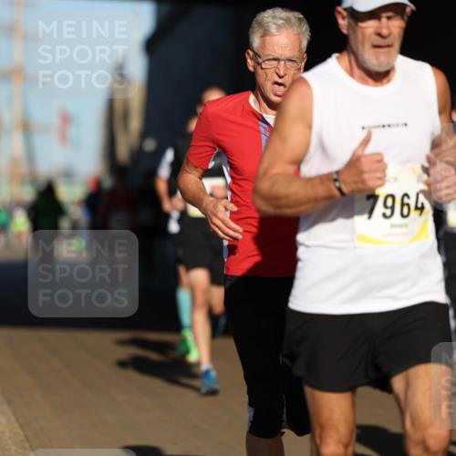 06.10.2024 - 19. swb-Marathon Bremen Michael Strokosch http://msf.ph/oto/7344275 06.10.2024 10:12:10 Laufen 7964, 77 meine-sportfotos.de
