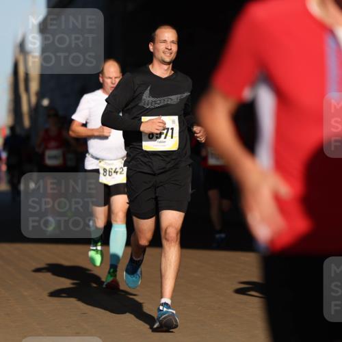 06.10.2024 - 19. swb-Marathon Bremen Michael Strokosch http://msf.ph/oto/7344277 06.10.2024 10:12:11 Laufen 8642, 071, 555 meine-sportfotos.de