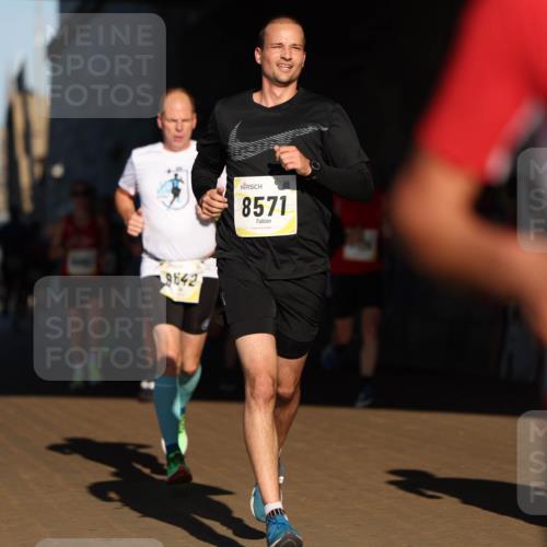 06.10.2024 - 19. swb-Marathon Bremen Michael Strokosch http://msf.ph/oto/7344279 06.10.2024 10:12:11 Laufen 9642, 8571 meine-sportfotos.de