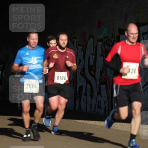 06.10.2024 - 19. swb-Marathon Bremen Michael Strokosch http://msf.ph/oto/7344290 06.10.2024 10:12:14 Laufen 757, 9082, 8331, 845, 7584, 8180, 128 meine-sportfotos.de