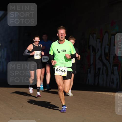 06.10.2024 - 19. swb-Marathon Bremen Michael Strokosch http://msf.ph/oto/7344305 06.10.2024 10:12:20 Laufen 893, 1962, 8444 meine-sportfotos.de