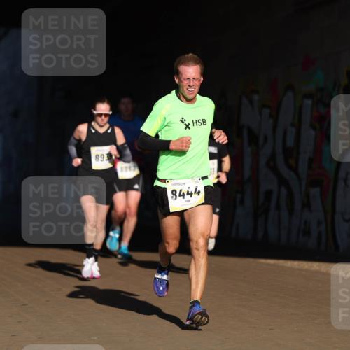 06.10.2024 - 19. swb-Marathon Bremen Michael Strokosch http://msf.ph/oto/7344307 06.10.2024 10:12:20 Laufen 4052, 893, 8444 meine-sportfotos.de