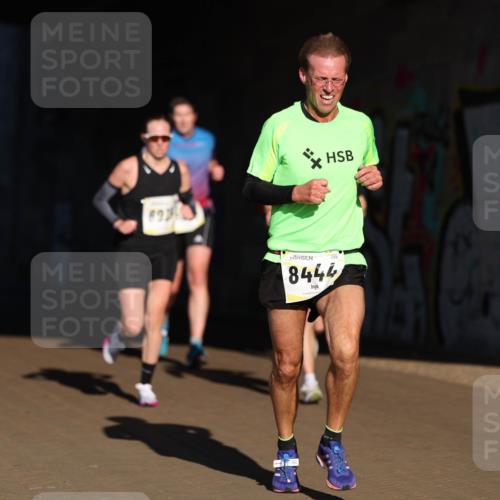 06.10.2024 - 19. swb-Marathon Bremen Michael Strokosch http://msf.ph/oto/7344311 06.10.2024 10:12:21 Laufen 633, 8444 meine-sportfotos.de
