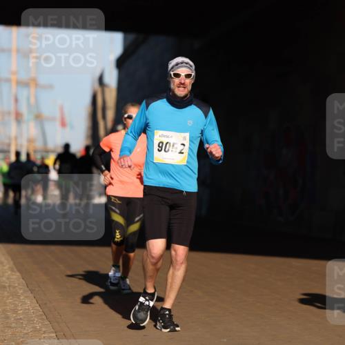 06.10.2024 - 19. swb-Marathon Bremen Michael Strokosch http://msf.ph/oto/7344322 06.10.2024 10:12:23 Laufen 9052 meine-sportfotos.de