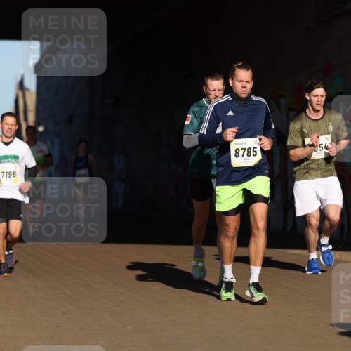 06.10.2024 - 19. swb-Marathon Bremen Michael Strokosch http://msf.ph/oto/7344343 06.10.2024 10:12:32 Laufen 7196, 8785, 54 meine-sportfotos.de