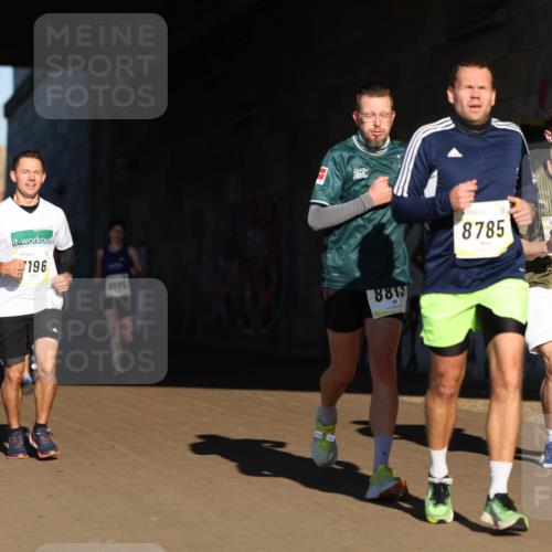 06.10.2024 - 19. swb-Marathon Bremen Michael Strokosch http://msf.ph/oto/7344345 06.10.2024 10:12:33 Laufen 196, 2095, 8815, 8785, 54 meine-sportfotos.de