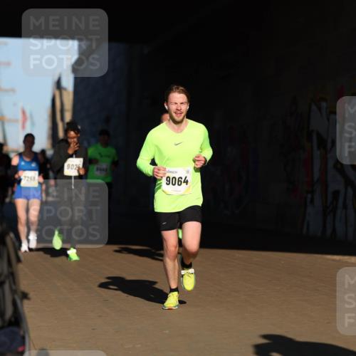06.10.2024 - 19. swb-Marathon Bremen Michael Strokosch http://msf.ph/oto/7344367 06.10.2024 10:12:38 Laufen 9025, 7259, 9064 meine-sportfotos.de