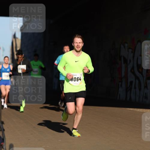 06.10.2024 - 19. swb-Marathon Bremen Michael Strokosch http://msf.ph/oto/7344369 06.10.2024 10:12:38 Laufen 7258, 9064 meine-sportfotos.de