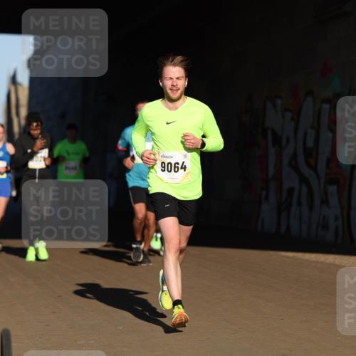06.10.2024 - 19. swb-Marathon Bremen Michael Strokosch http://msf.ph/oto/7344372 06.10.2024 10:12:39 Laufen 3076, 9064 meine-sportfotos.de