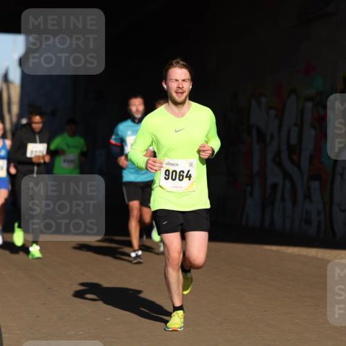 06.10.2024 - 19. swb-Marathon Bremen Michael Strokosch http://msf.ph/oto/7344374 06.10.2024 10:12:39 Laufen 9064 meine-sportfotos.de