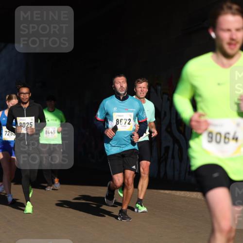 06.10.2024 - 19. swb-Marathon Bremen Michael Strokosch http://msf.ph/oto/7344378 06.10.2024 10:12:40 Laufen 725, 9025, 8445, 8672, 9064 meine-sportfotos.de