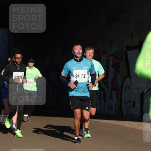 06.10.2024 - 19. swb-Marathon Bremen Michael Strokosch http://msf.ph/oto/7344380 06.10.2024 10:12:40 Laufen 9025, 8445, 8672, 506 meine-sportfotos.de