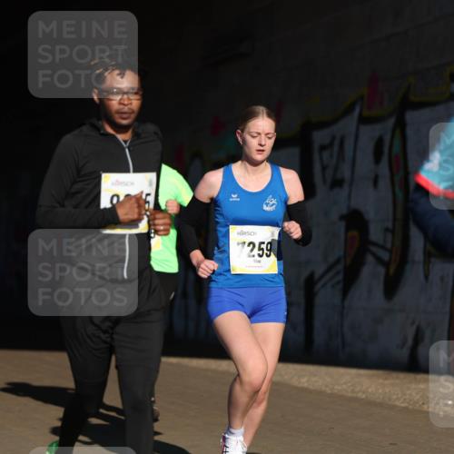 06.10.2024 - 19. swb-Marathon Bremen Michael Strokosch http://msf.ph/oto/7344390 06.10.2024 10:12:42 Laufen 7259, 867 meine-sportfotos.de