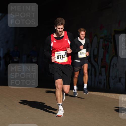 06.10.2024 - 19. swb-Marathon Bremen Michael Strokosch http://msf.ph/oto/7344401 06.10.2024 10:12:48 Laufen 8713, 8974 meine-sportfotos.de