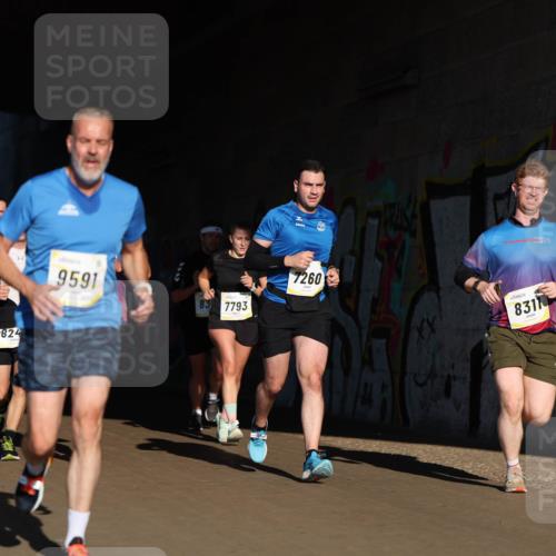 06.10.2024 - 19. swb-Marathon Bremen Michael Strokosch http://msf.ph/oto/7344413 06.10.2024 10:12:53 Laufen 8975, 824, 024, 9591, 83, 7793, 7260, 8311 meine-sportfotos.de