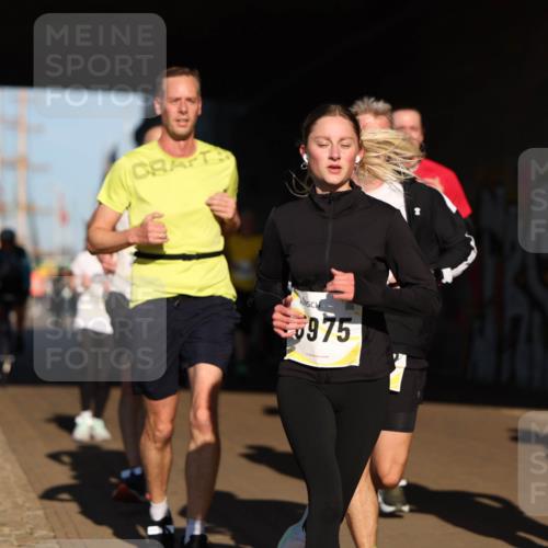 06.10.2024 - 19. swb-Marathon Bremen Michael Strokosch http://msf.ph/oto/7344422 06.10.2024 10:12:55 Laufen 975, 42 meine-sportfotos.de