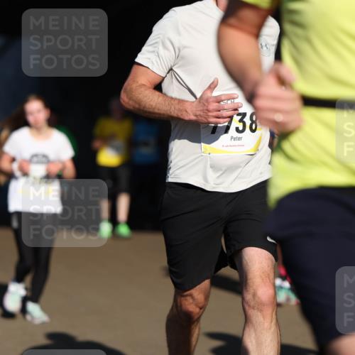 06.10.2024 - 19. swb-Marathon Bremen Michael Strokosch http://msf.ph/oto/7344429 06.10.2024 10:12:57 Laufen 738, 18 meine-sportfotos.de