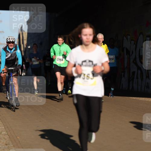 06.10.2024 - 19. swb-Marathon Bremen Michael Strokosch http://msf.ph/oto/7344433 06.10.2024 10:12:58 Laufen 8666, 7756, 1363, 650 meine-sportfotos.de