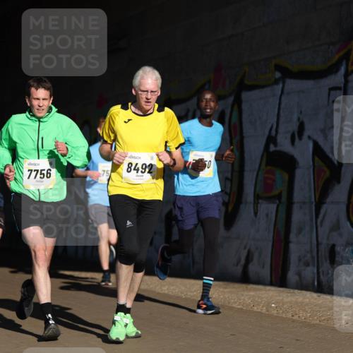 06.10.2024 - 19. swb-Marathon Bremen Michael Strokosch http://msf.ph/oto/7344442 06.10.2024 10:13:00 Laufen 7756, 75, 8313, 8492 meine-sportfotos.de