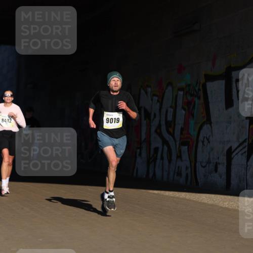 06.10.2024 - 19. swb-Marathon Bremen Michael Strokosch http://msf.ph/oto/7344455 06.10.2024 10:13:06 Laufen 8412, 9019 meine-sportfotos.de