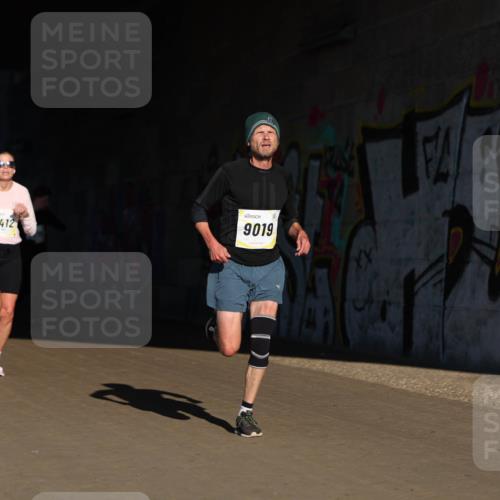 06.10.2024 - 19. swb-Marathon Bremen Michael Strokosch http://msf.ph/oto/7344462 06.10.2024 10:13:06 Laufen 8412, 9019 meine-sportfotos.de