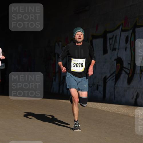 06.10.2024 - 19. swb-Marathon Bremen Michael Strokosch http://msf.ph/oto/7344466 06.10.2024 10:13:07 Laufen 8412, 9019 meine-sportfotos.de