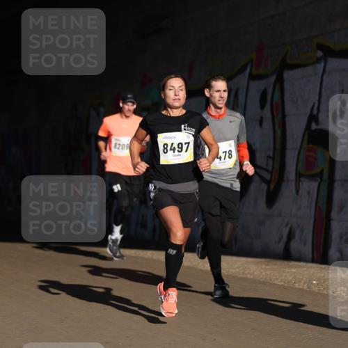 06.10.2024 - 19. swb-Marathon Bremen Michael Strokosch http://msf.ph/oto/7344521 06.10.2024 10:13:15 Laufen 7826, 8209, 8497, 478 meine-sportfotos.de