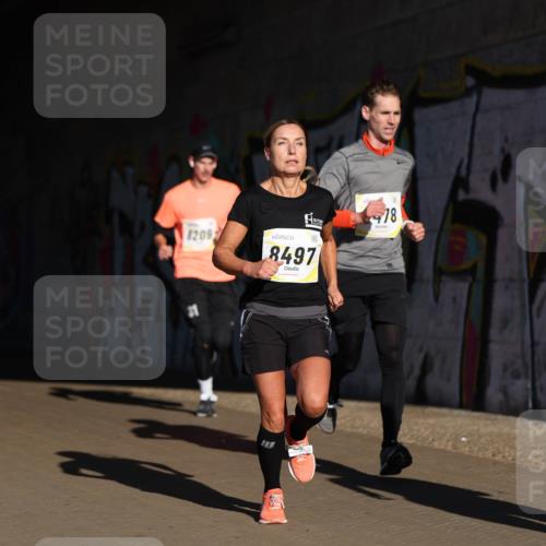 06.10.2024 - 19. swb-Marathon Bremen Michael Strokosch http://msf.ph/oto/7344524 06.10.2024 10:13:15 Laufen 7826, 8209, 8497, 78 meine-sportfotos.de