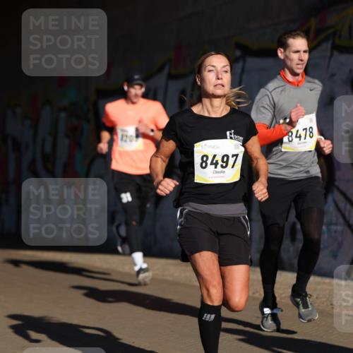 06.10.2024 - 19. swb-Marathon Bremen Michael Strokosch http://msf.ph/oto/7344527 06.10.2024 10:13:16 Laufen 26, 120, 8497, 8478 meine-sportfotos.de