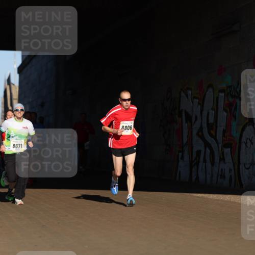 06.10.2024 - 19. swb-Marathon Bremen Michael Strokosch http://msf.ph/oto/7344551 06.10.2024 10:13:23 Laufen 7485, 8814, 8671, 8806 meine-sportfotos.de