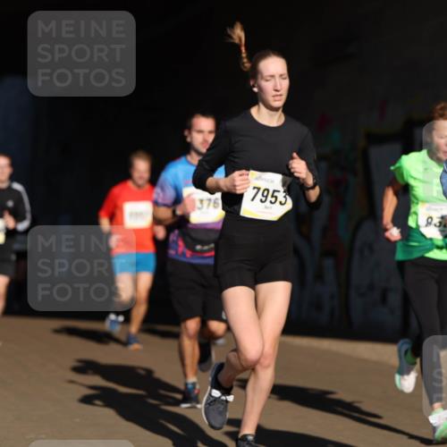 06.10.2024 - 19. swb-Marathon Bremen Michael Strokosch http://msf.ph/oto/7344602 06.10.2024 10:13:34 Laufen 376, 7953, 83, 7508 meine-sportfotos.de