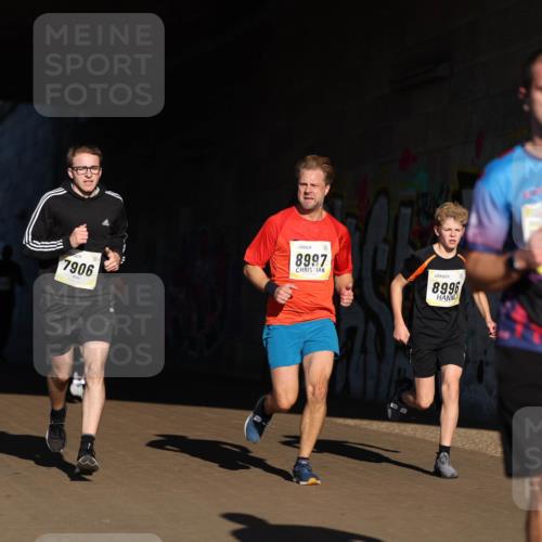 06.10.2024 - 19. swb-Marathon Bremen Michael Strokosch http://msf.ph/oto/7344609 06.10.2024 10:13:35 Laufen 7906, 8997, 8996, 376 meine-sportfotos.de