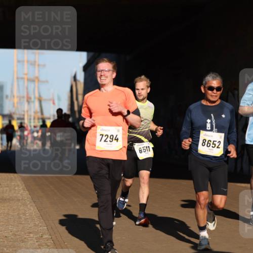 06.10.2024 - 19. swb-Marathon Bremen Michael Strokosch http://msf.ph/oto/7344641 06.10.2024 10:13:45 Laufen 7294, 8517, 8652, 1863, 8555 meine-sportfotos.de