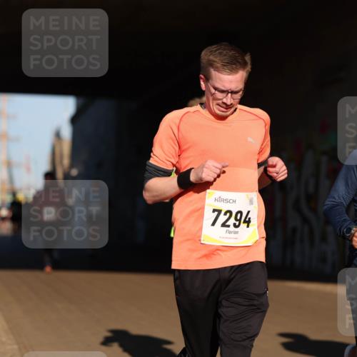06.10.2024 - 19. swb-Marathon Bremen Michael Strokosch http://msf.ph/oto/7344645 06.10.2024 10:13:46 Laufen 7294, 8652 meine-sportfotos.de