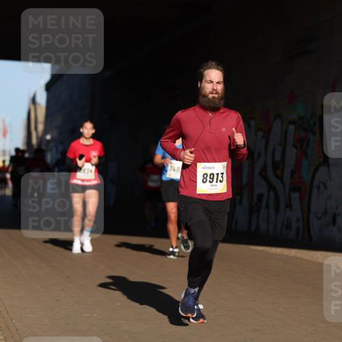 06.10.2024 - 19. swb-Marathon Bremen Michael Strokosch http://msf.ph/oto/7344654 06.10.2024 10:13:51 Laufen 740, 8913 meine-sportfotos.de