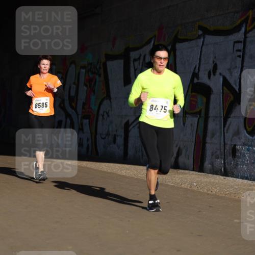 06.10.2024 - 19. swb-Marathon Bremen Michael Strokosch http://msf.ph/oto/7344696 06.10.2024 10:14:07 Laufen 898, 8585, 8475 meine-sportfotos.de