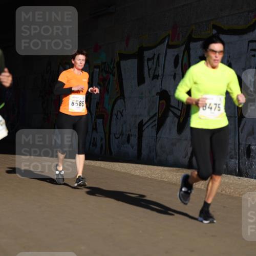 06.10.2024 - 19. swb-Marathon Bremen Michael Strokosch http://msf.ph/oto/7344698 06.10.2024 10:14:07 Laufen 89, 8585, 8475 meine-sportfotos.de