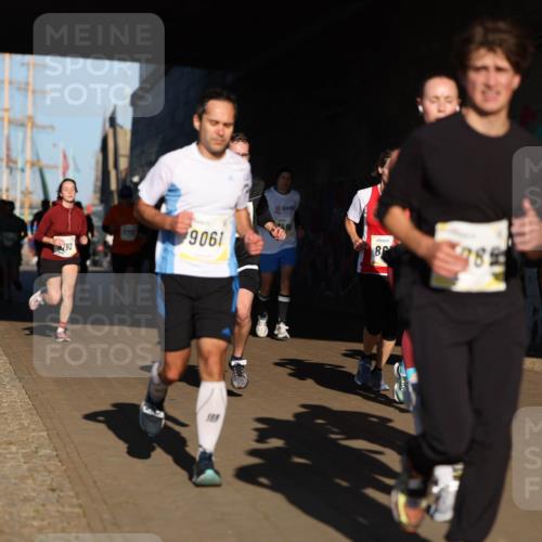 06.10.2024 - 19. swb-Marathon Bremen Michael Strokosch http://msf.ph/oto/7344720 06.10.2024 10:14:13 Laufen 92, 7711, 9061, 86 meine-sportfotos.de