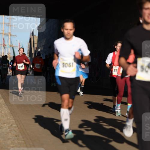 06.10.2024 - 19. swb-Marathon Bremen Michael Strokosch http://msf.ph/oto/7344723 06.10.2024 10:14:14 Laufen 8192, 7717, 9061, 86, 5096 meine-sportfotos.de