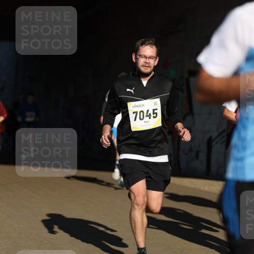 06.10.2024 - 19. swb-Marathon Bremen Michael Strokosch http://msf.ph/oto/7344730 06.10.2024 10:14:15 Laufen 19, 7045, 9061 meine-sportfotos.de