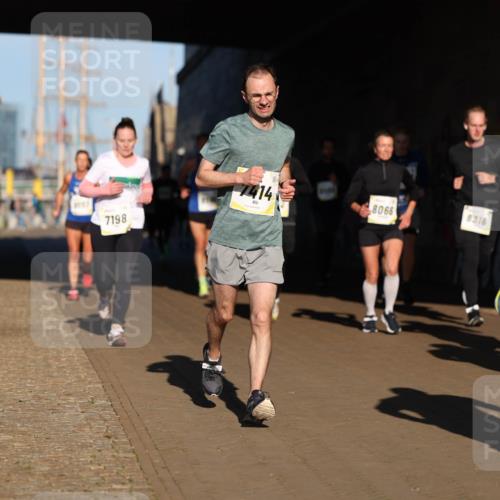 06.10.2024 - 19. swb-Marathon Bremen Michael Strokosch http://msf.ph/oto/7344753 06.10.2024 10:14:20 Laufen 7414, 8066, 8316, 7198, 8452 meine-sportfotos.de