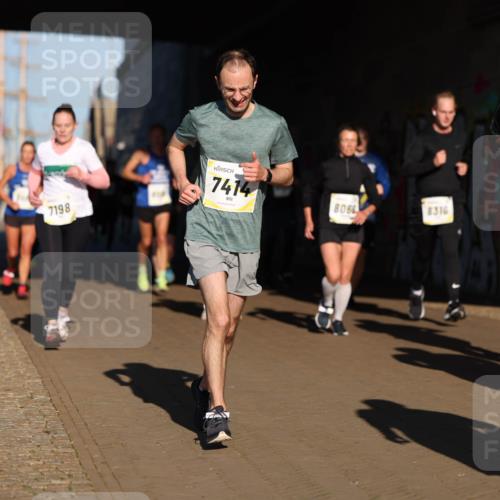 06.10.2024 - 19. swb-Marathon Bremen Michael Strokosch http://msf.ph/oto/7344755 06.10.2024 10:14:21 Laufen 7198, 7414, 806, 8316, 8452 meine-sportfotos.de