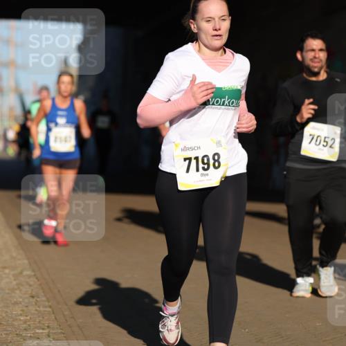 06.10.2024 - 19. swb-Marathon Bremen Michael Strokosch http://msf.ph/oto/7344764 06.10.2024 10:14:23 Laufen 2107, 7198, 7052 meine-sportfotos.de
