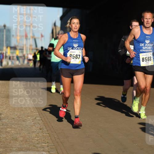 06.10.2024 - 19. swb-Marathon Bremen Michael Strokosch http://msf.ph/oto/7344768 06.10.2024 10:14:24 Laufen 2000, 8567, 8568 meine-sportfotos.de