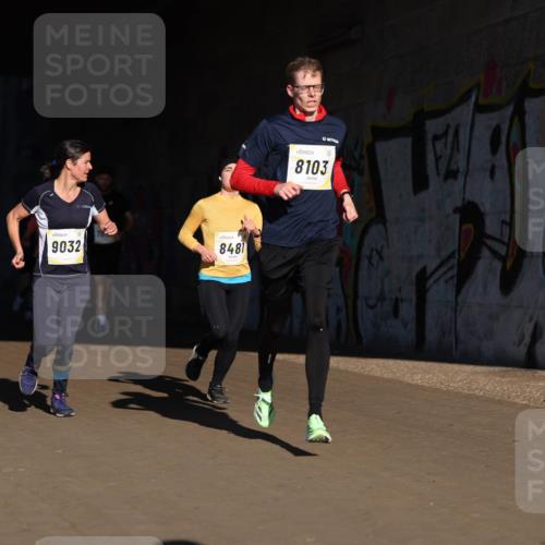 06.10.2024 - 19. swb-Marathon Bremen Michael Strokosch http://msf.ph/oto/7344789 06.10.2024 10:14:29 Laufen 9032, 8481, 8103 meine-sportfotos.de