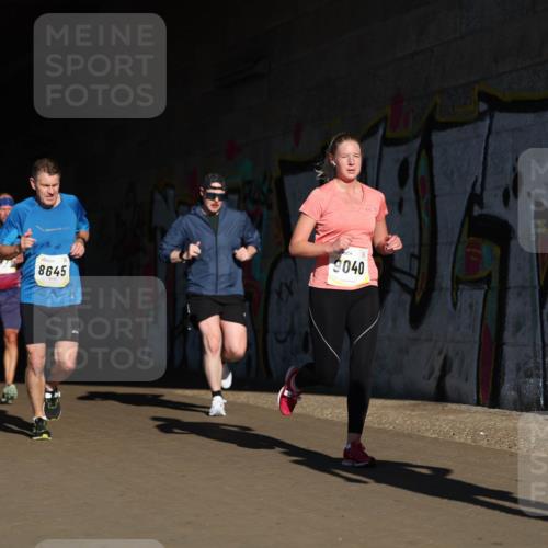 06.10.2024 - 19. swb-Marathon Bremen Michael Strokosch http://msf.ph/oto/7344811 06.10.2024 10:14:33 Laufen 8645, 9040, 7887 meine-sportfotos.de