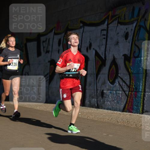 06.10.2024 - 19. swb-Marathon Bremen Michael Strokosch http://msf.ph/oto/7344828 06.10.2024 10:14:39 Laufen 753, 8551, 335, 17 meine-sportfotos.de