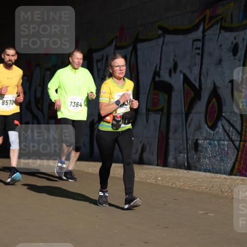 06.10.2024 - 19. swb-Marathon Bremen Michael Strokosch http://msf.ph/oto/7344843 06.10.2024 10:14:43 Laufen 8570, 7364 meine-sportfotos.de