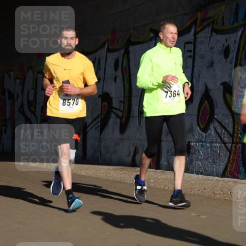 06.10.2024 - 19. swb-Marathon Bremen Michael Strokosch http://msf.ph/oto/7344852 06.10.2024 10:14:44 Laufen 8570, 7364 meine-sportfotos.de