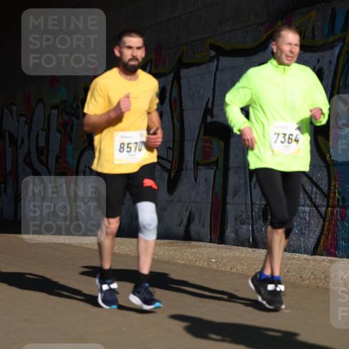 06.10.2024 - 19. swb-Marathon Bremen Michael Strokosch http://msf.ph/oto/7344854 06.10.2024 10:14:44 Laufen 7364, 8570 meine-sportfotos.de